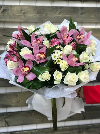 Букет цветов из: Розы и Хризантемы в Георгиевске