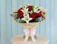 Букет цветов из:  Лилии и Розы в Георгиевске