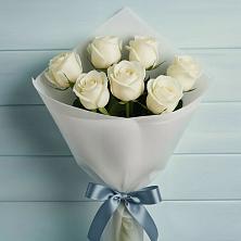 Букет 7 Белых роз Эдлесс Лав в Георгиевске