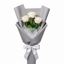 Букет 3 белые розы в Георгиевске
