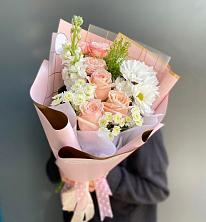 Букет цветов из:  Хризантемы и Розы в Георгиевске
