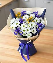 Букет цветов из:  Розы, Ирисы и Хризантемы в Георгиевске