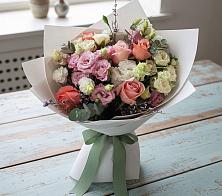 Букет цветов из:  Розы, Лизиантусы и Гвоздики в Георгиевске