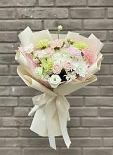 Букет цветов из:  Гвоздики, Розы, Лизиантусы и Хризантемы #REPLACE_PRED# Георгиевске